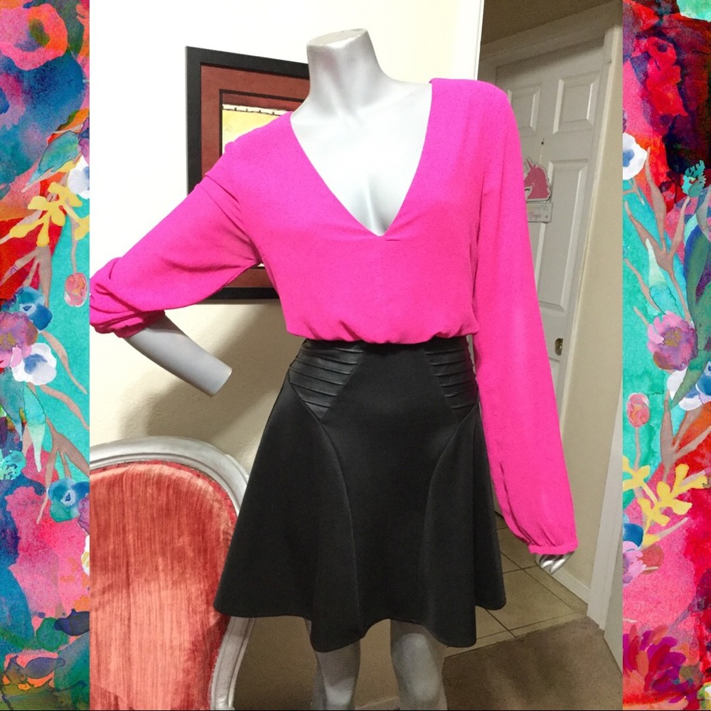 ❌SOLD❌Beautiful bright pink and black dress.